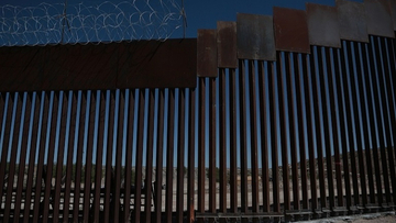 メキシコ国境の壁、2027年末までの完成見込む―米当局関係者