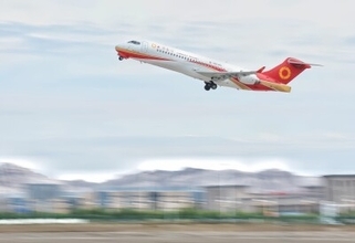 中国国産旅客機「ARJ21」、初の中央アジア路線に正式就航