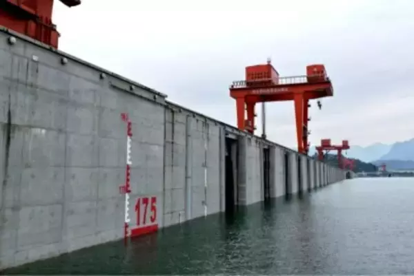 三峡ダム、15回目の満水目標175メートルを達成―中国
