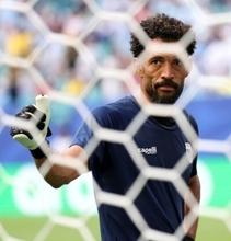 ＜W杯＞中国HONOR、「時の人」カボベルデ40歳守護神の家族にスマホ贈呈―中国メディア