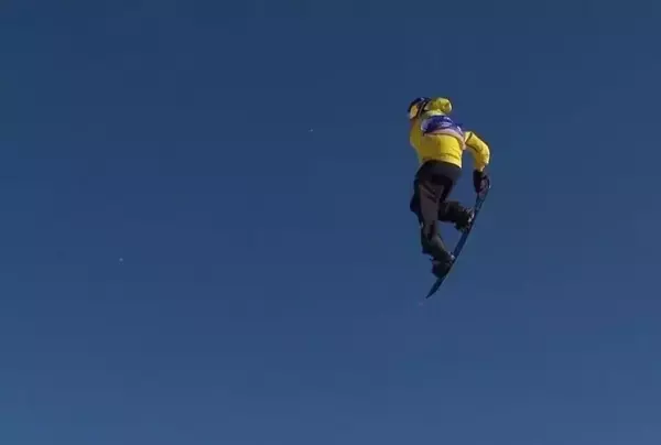 「スノボW杯、中国の蘇翊鳴がビッグエア開幕戦と第2戦で2連覇」の画像