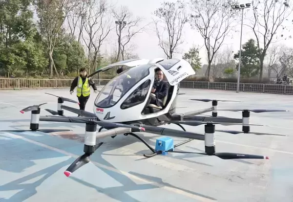 「成都中心部で初のeVTOL有人飛行実証実験を実施―四川省成都市」の画像