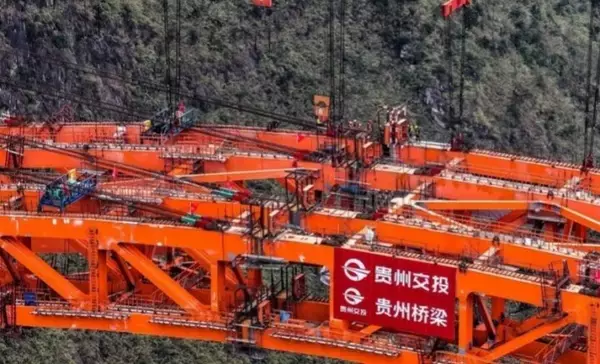 「貴州省の古牛河特大橋が閉合を完了―中国」の画像
