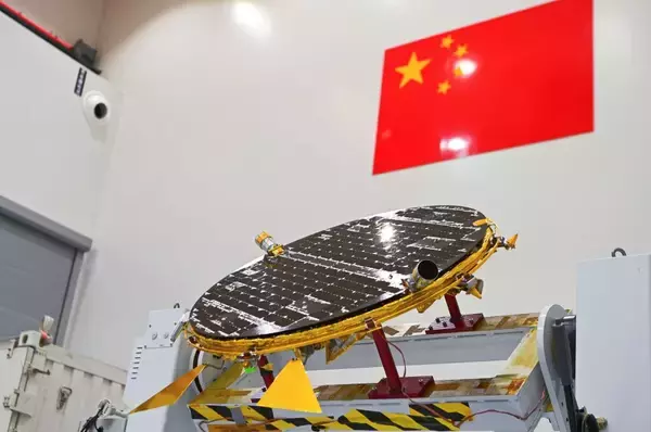 平均年齢22歳の大学生チーム、厚さ5cmの超薄型衛星を開発―中国
