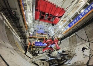 世界最大直径の高速鉄道用シールドマシンが長江横断に成功―中国