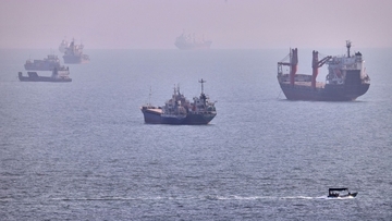イランはホルムズ海峡が閉鎖継続と表明、通過船舶数が3カ月ぶりの低水準に