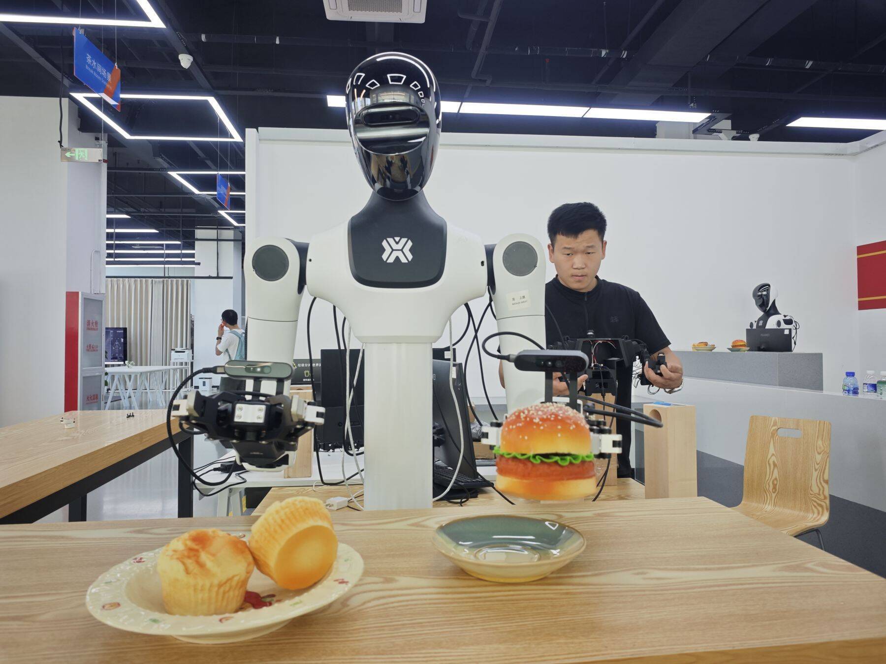 北京がエンボディドAIの「データ・スーパーファクトリー」を構築