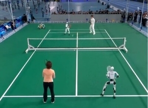 世界初の完全自律型テニスロボットが登場―中国