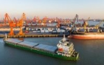 「幸先良いスタート」を切るべく活気づく港湾作業―天津市