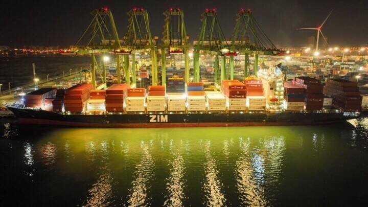 「幸先良いスタート」を切るべく活気づく港湾作業―天津市