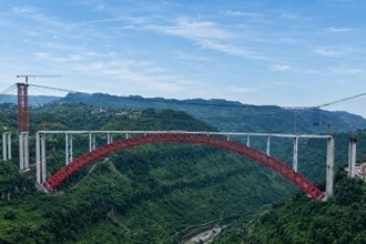 世界最大スパンの鋼アーチ橋、重慶・鳳来大溪河特大橋が閉合―中国