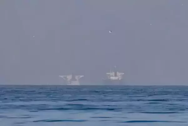 イラン ホルムズ海峡の開放を発表