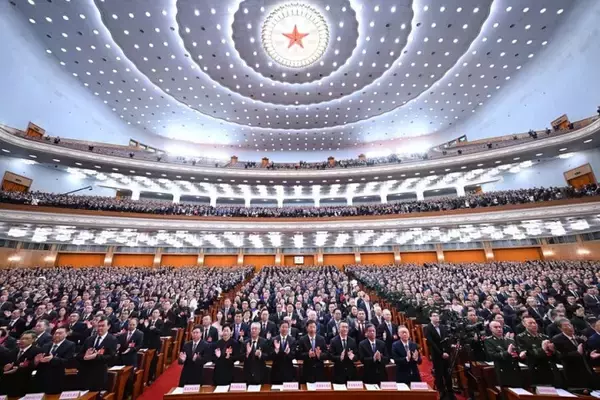 「＜全人代＞2回目の全体会議開催、習主席ら党と国の指導者が出席」の画像