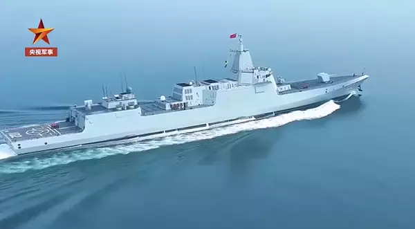 「今年初、1万トン級駆逐艦4隻が一斉に海上訓練―中国」の画像