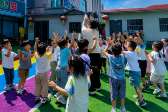 2025年は幼稚園教員が22万人減少、幼児教育系大学が転換を加速―中国メディア