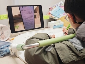 中国の親たちは子どもの宿題の付き添いをAIに「外注」―米メディア