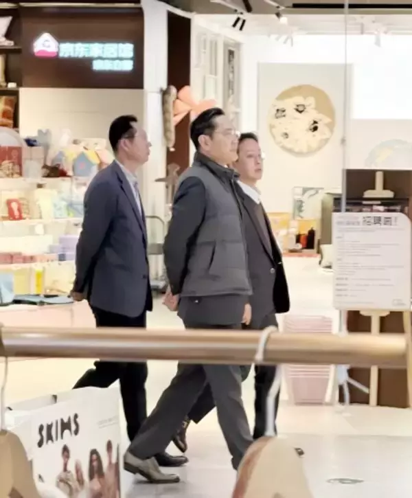 「サムスントップが北京でラブブを買う」中国SNSでトレンド上位に