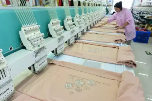 「労働時間1日8時間から7時間に短縮すべき」との提言、中国ネット「うち12時間なんだけど」