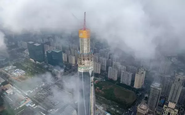 「海南一の高層ビル「海南中心」、コアチューブ構造の主体工事が完成―中国」の画像