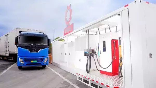 「ファーウェイのMW超急速充電、1000キロ行程のEV長距離物流に威力」の画像