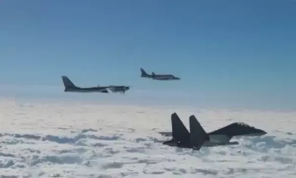 中ロ両軍、第10回合同空中戦略巡航を実施