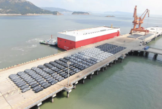 中国浙江省温州港と中東を結ぶ新エネ車専用ローロー船航路が開通
