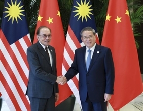 李総理 マレーシアのアンワル首相と会談