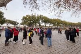 「シルバー留学」がひそかに盛んに―中国メディア