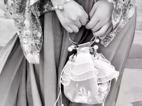 「私たちは日本人じゃない」地下鉄で乗車拒否された漢服姿の女性が怒り―上海市