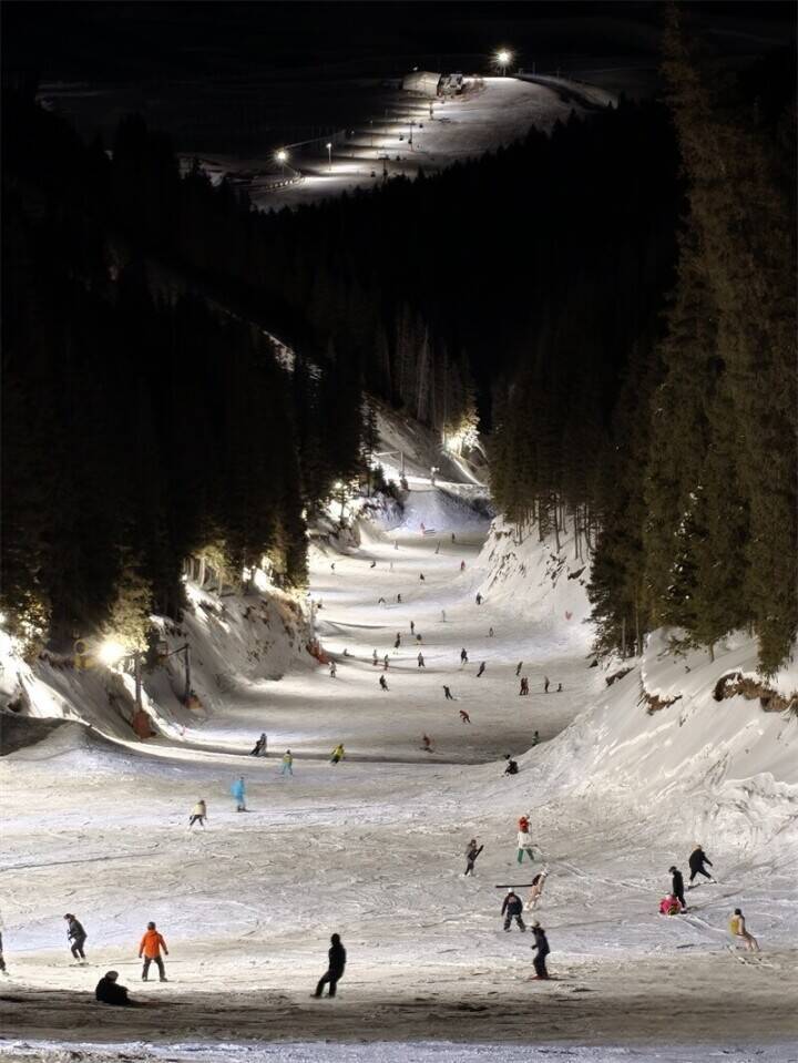 全国有数の氷雪観光地として新疆が急発展―中国