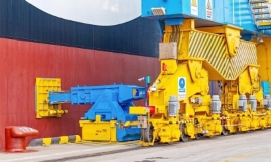 中国初の真空式自動係留システム、青島港で運用開始