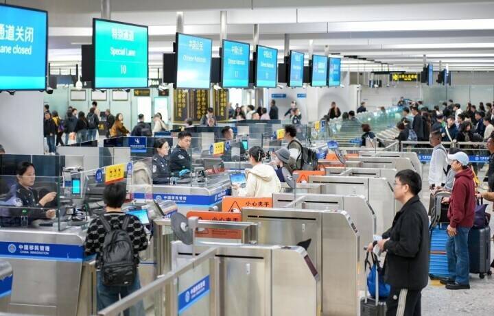 深セン出入国検査所から出入国した外国人、昨年より20日早く200万人の大台突破―中国