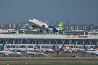 中国国産のC919高原型初号機が初飛行を完了