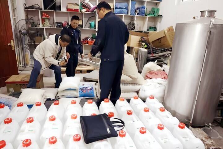 偽酒製造販売の大規模ネットワークを摘発、2万箱を押収―中国