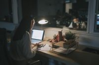 夜更かしの健康へのリスクを抑える三つの方法―中国メディア