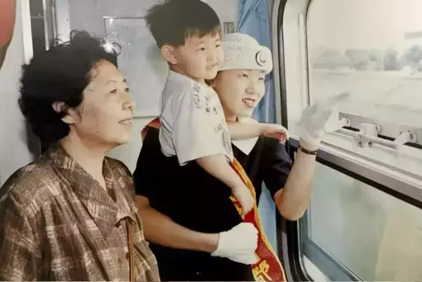 「北京と香港を結ぶ京九線が開業30周年」の画像