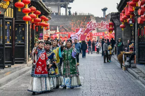「古代の衣装で街歩き、撮影旅行ブームの背後に文化消費の高度化―中国」の画像