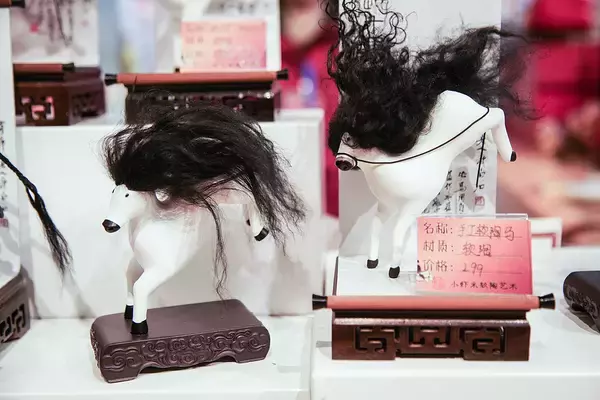 「泣く馬」と「みだれ髪の馬」が中国で大人気となったワケは？―中国メディア