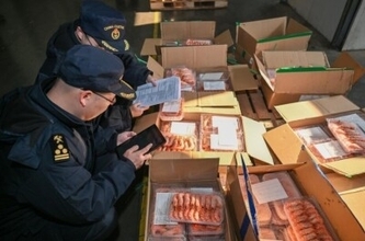 春節市場を目指して海外の生鮮食品が次々に天津到着―中国