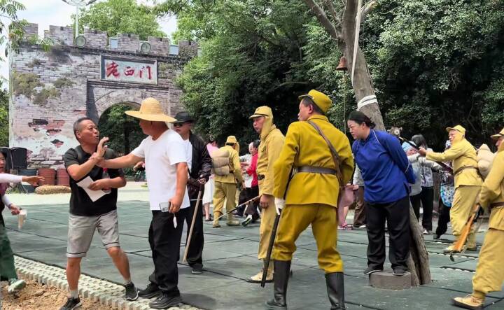 日本兵役の「残虐行為」に怒り？観客が乱入して演者に殴り掛かる―中国