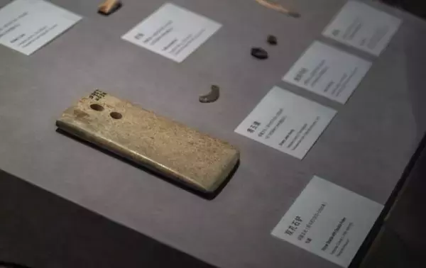 「鄭州博物館で7000年前の「スマホケース」が話題に―中国」の画像