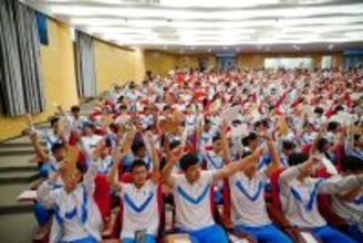 中国の小中学校、日常試験の負担軽減へ