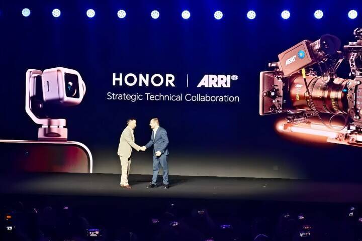 世界初のロボットスマホは回転するジンバルカメラ搭載、中国ネット「SFが現実に」