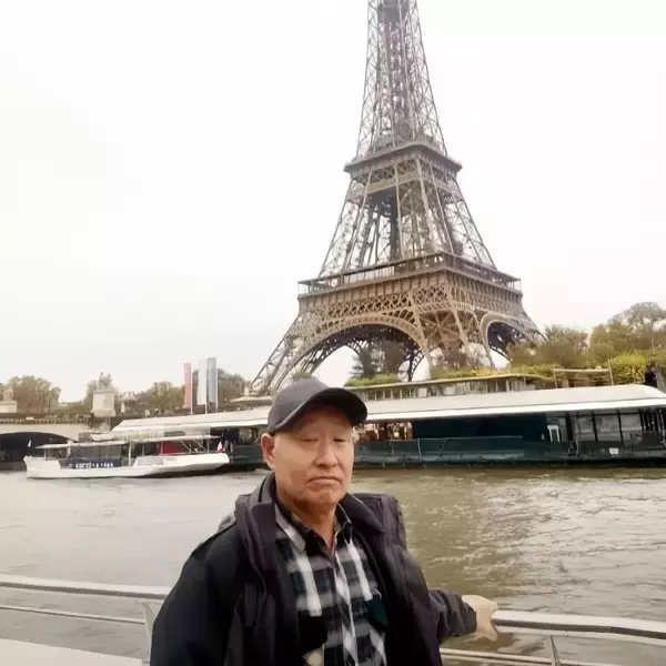 「パリを訪れた高齢男性が撮影した写真が想定外の大バズり―中国」の画像