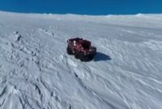 中国国産6輪駆動車「ユキヒョウ」、南極での現地テストを完了