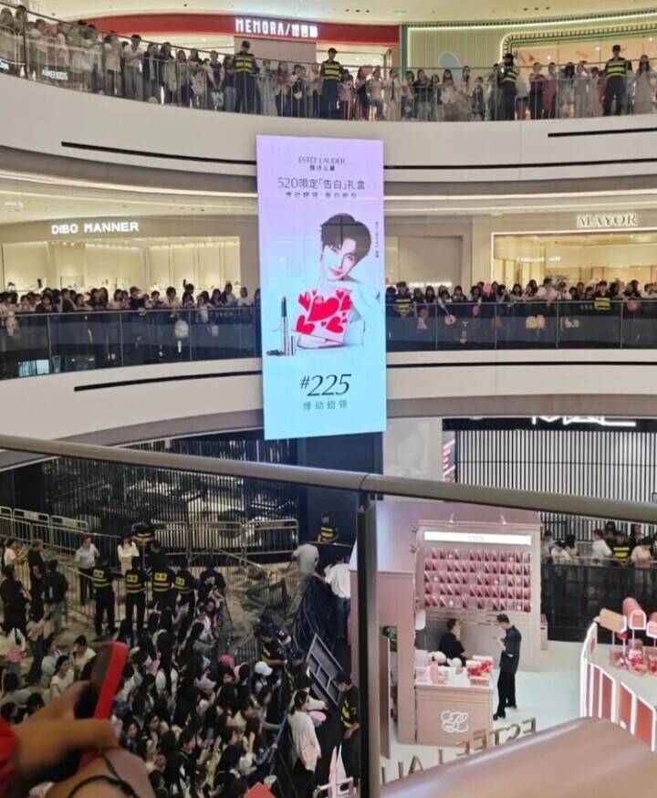 中国ショートドラマ界の注目俳優がトップスター級人気、ファン殺到でイベント中止