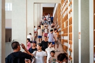 深セン竜華図書館の新館開館、林のテーマ空間に膨大な蔵書―中国