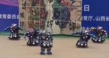 「ロボット「ダンサー」、世界人型ロボットスポーツ大会集団ダンス予選で振り付けを披露」の画像1