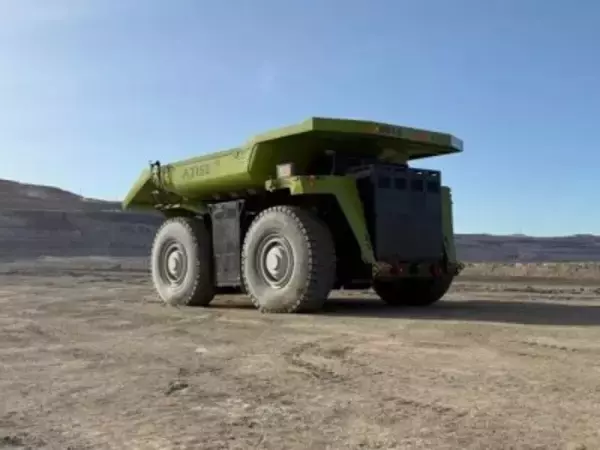 中国初、100トン級双方向走行の鉱山用無人運転電動ダンプが現場投入