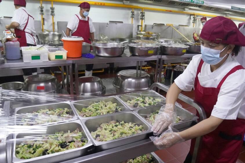 北京の小中学校で5割以上が食堂での給食を実現、700の校内食堂がスマート化改修を完了